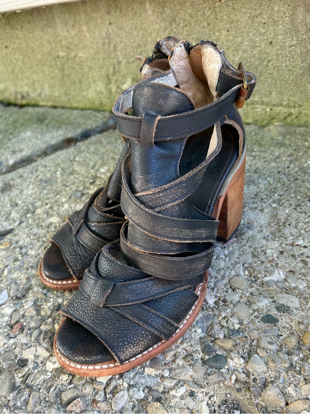 Freebird Black Leather Strappy
Heels Size 9 Boho Western Claw Distressed Grunge